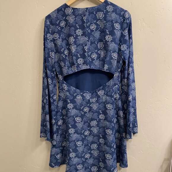 Intermix Women’s Size Large Blue Sonya 100% Silk Floral Back-Cutout Dress - Picture 2 of 11